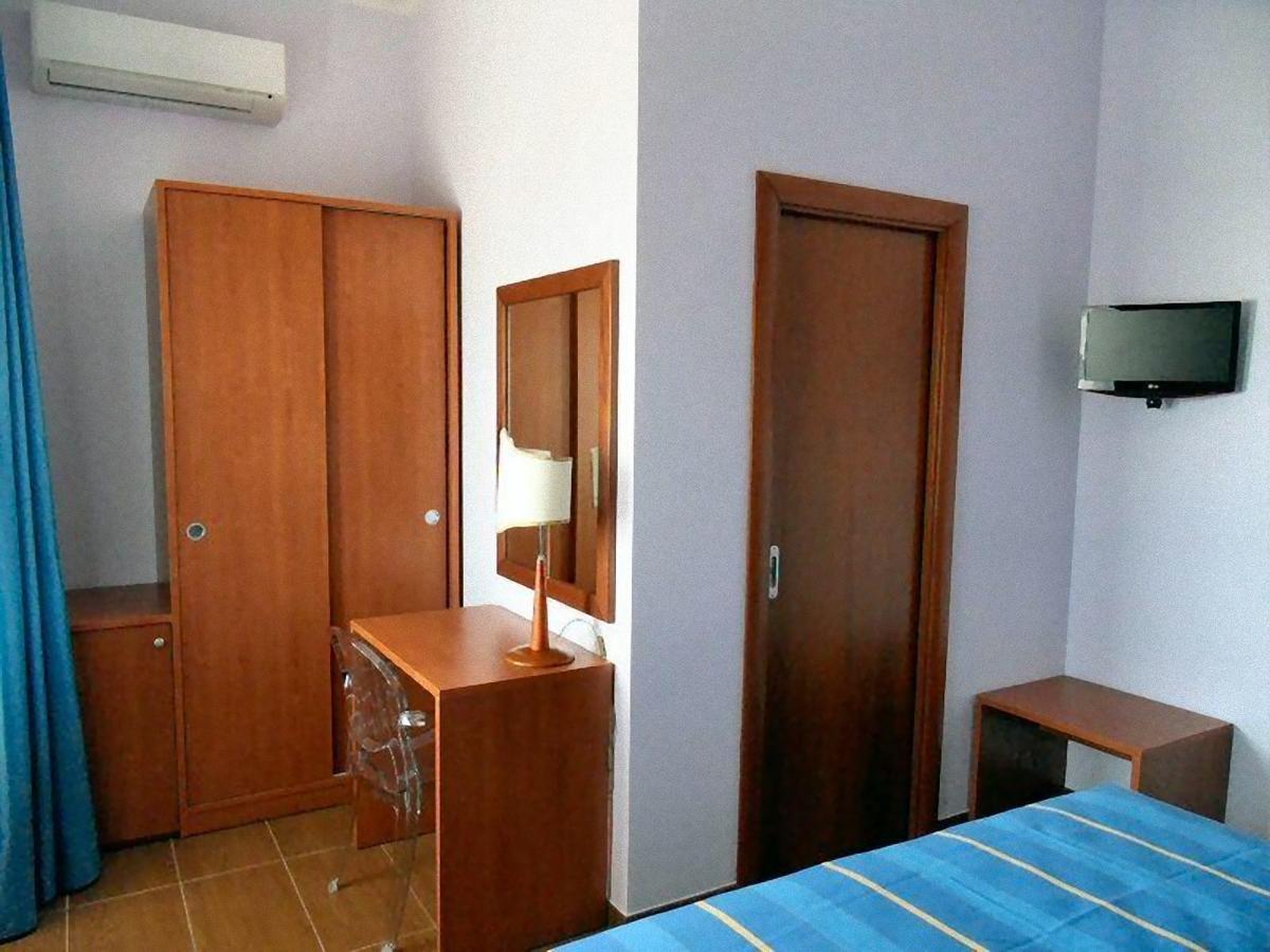 Residence Bandiera Gialla マルゲリータ・ディ・サヴォイア エクステリア 写真