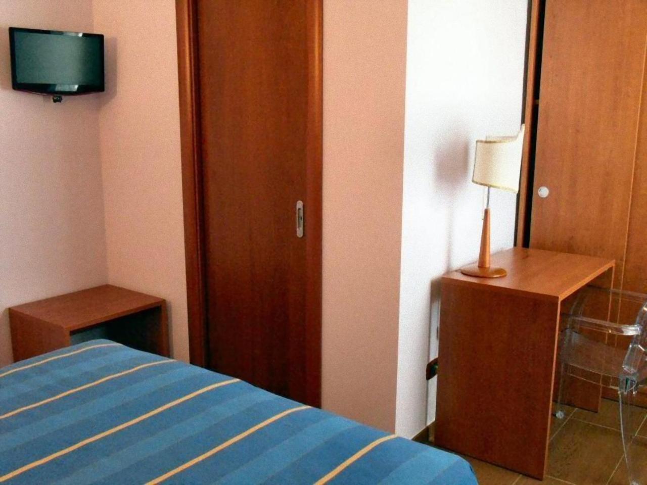 Residence Bandiera Gialla マルゲリータ・ディ・サヴォイア エクステリア 写真